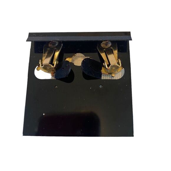 Vintage Striking Button Clip-On Earrings w/ Large Faux Amethyst Stone. - Picture 4 of 5